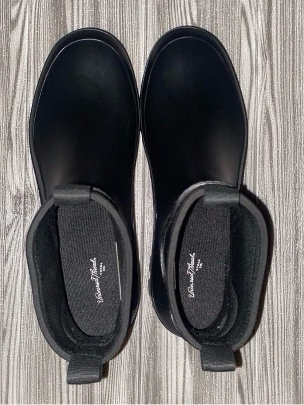 Universal Thread Women’s Black Lug Chelsea Boots Pre Loved💕 Size 10